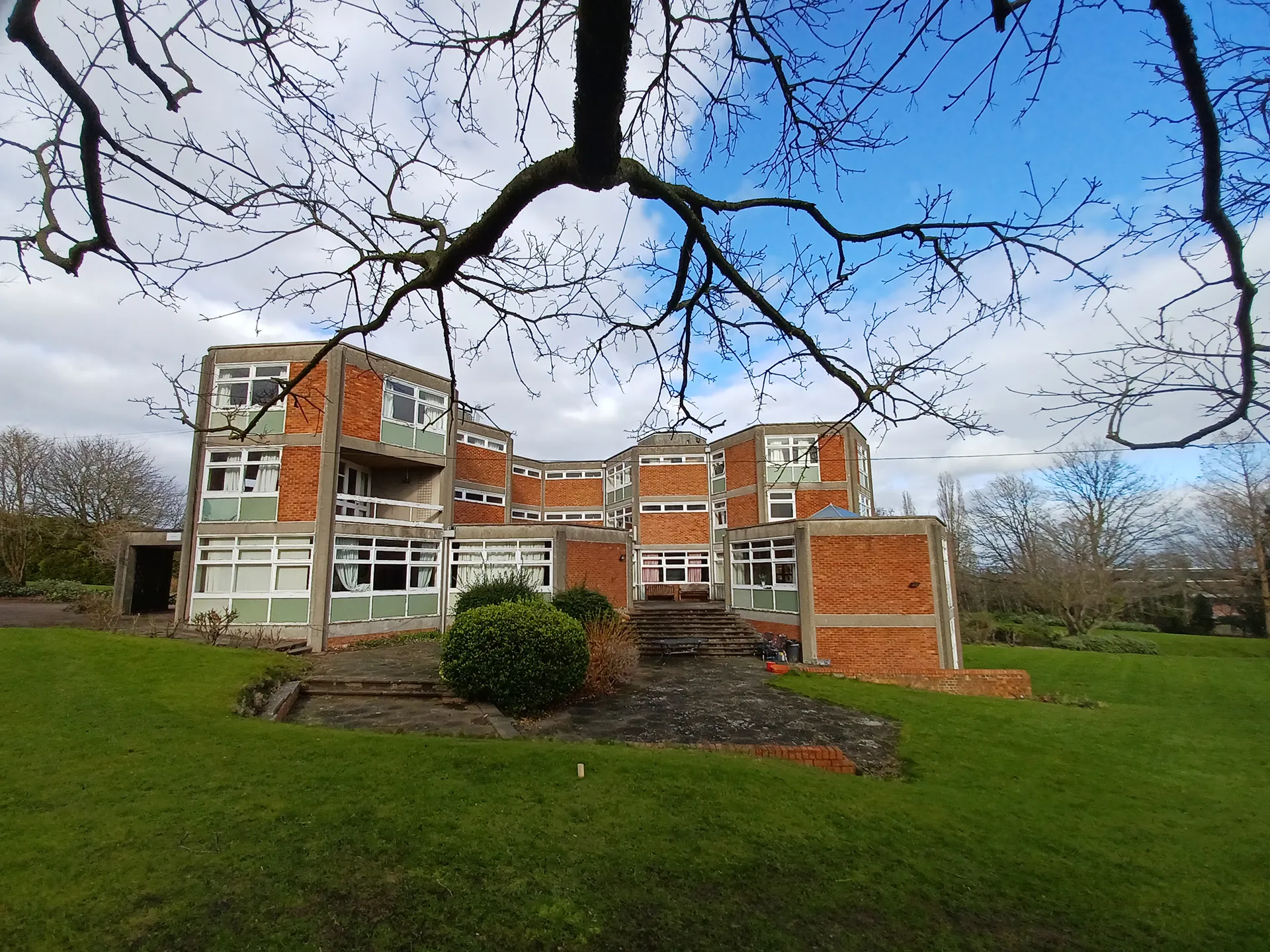 10 Dean Farrar Street